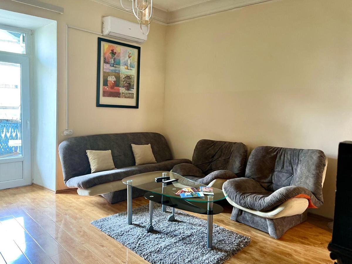 Apartment In Old Tbilisi Orbeliani Square Zewnętrze zdjęcie
