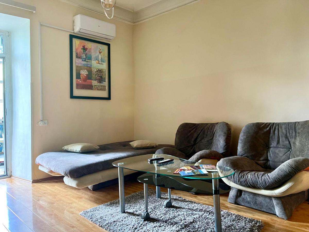 Apartment In Old Tbilisi Orbeliani Square Zewnętrze zdjęcie